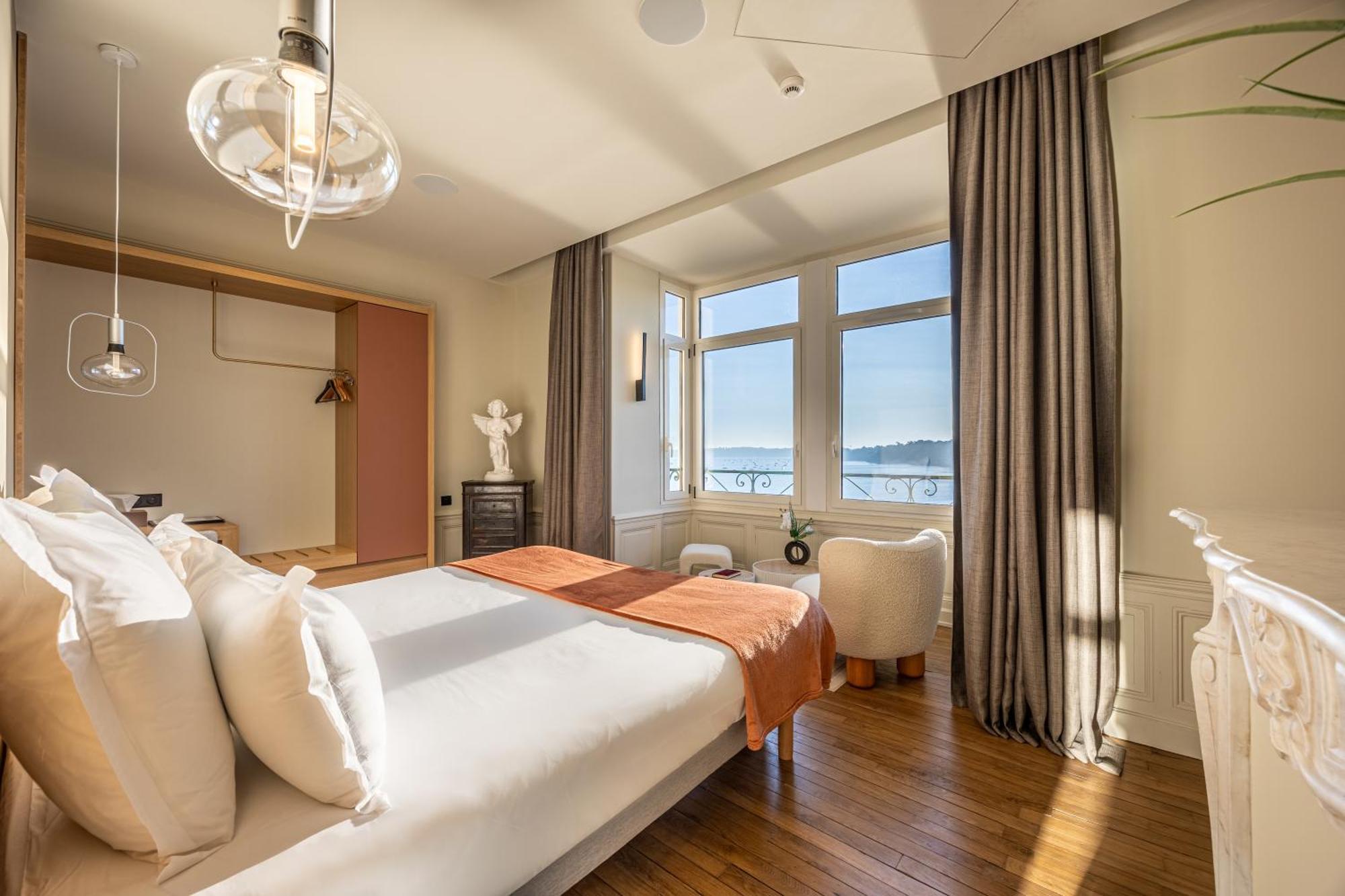 Restaurant Hotel Didier Meril Динар Экстерьер фото