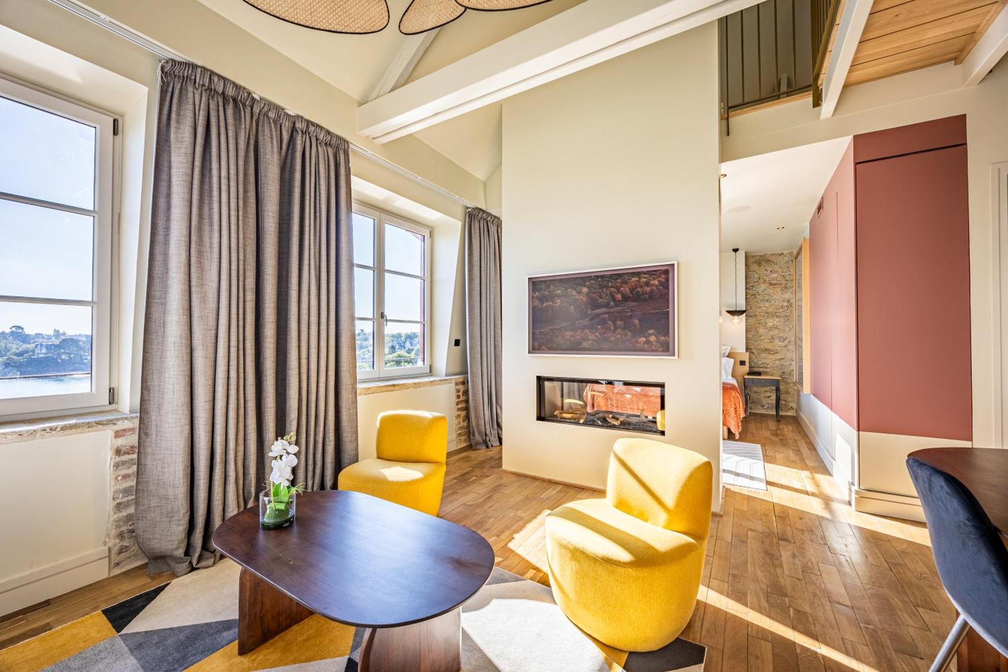 Restaurant Hotel Didier Meril Динар Экстерьер фото